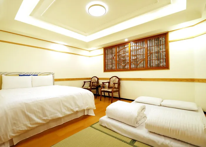 Phoenix Pavilion Hot Spring Hotel Beitou