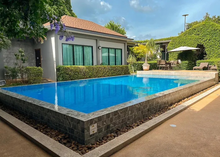 Baanmee Phuket Near Chalong Pier Hotel
