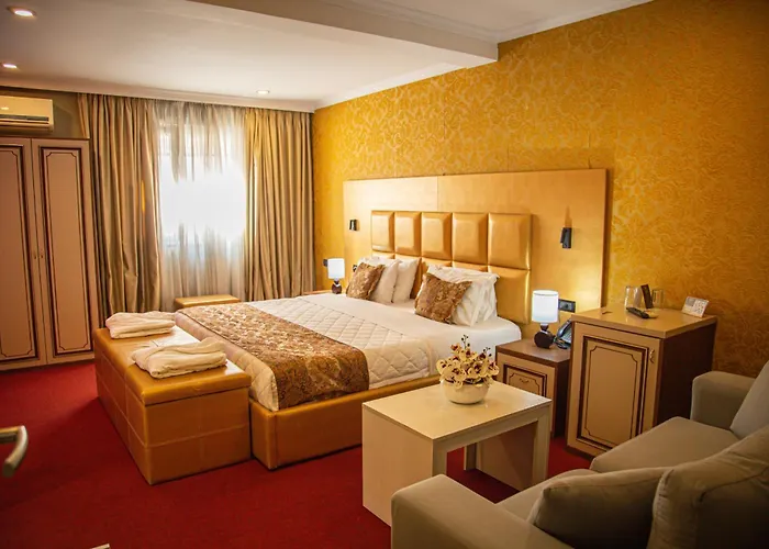 Hotel Deluxe Tiran