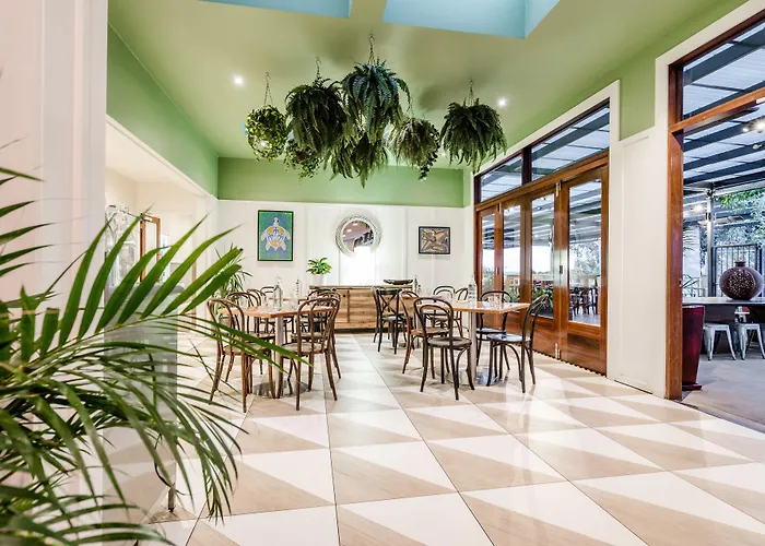 Huskisson Hotel