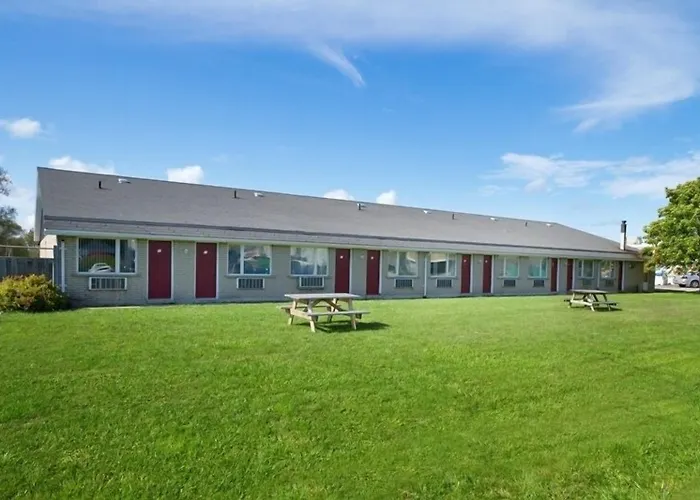 Save Inn Kincardine