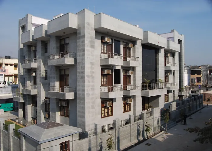 The Urmi Hotel Raiwala