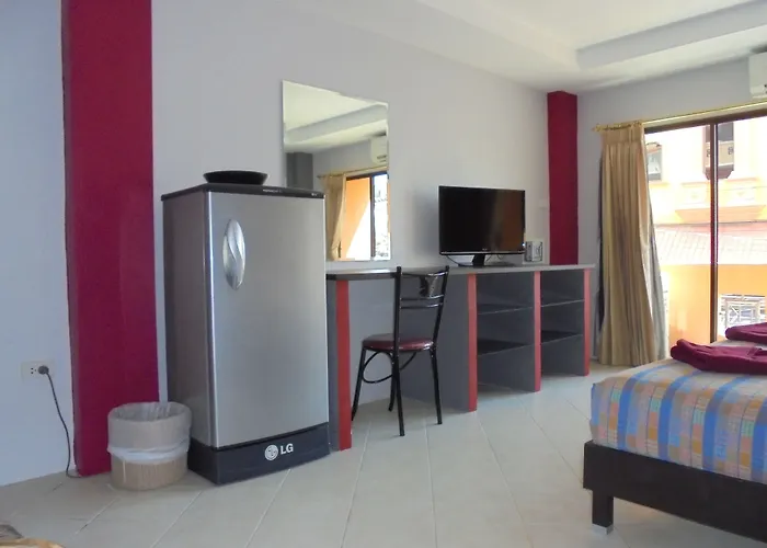 Robin'S Nest Guesthouse & Restaurant Pattaya