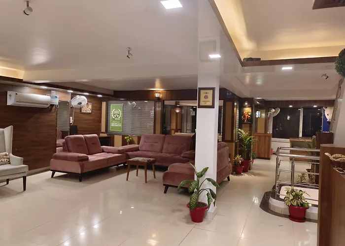 Hotel Ganesha Inn Tapovan