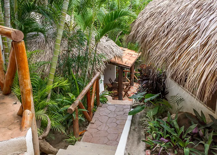 Cabanas Biuzaa Zipolite