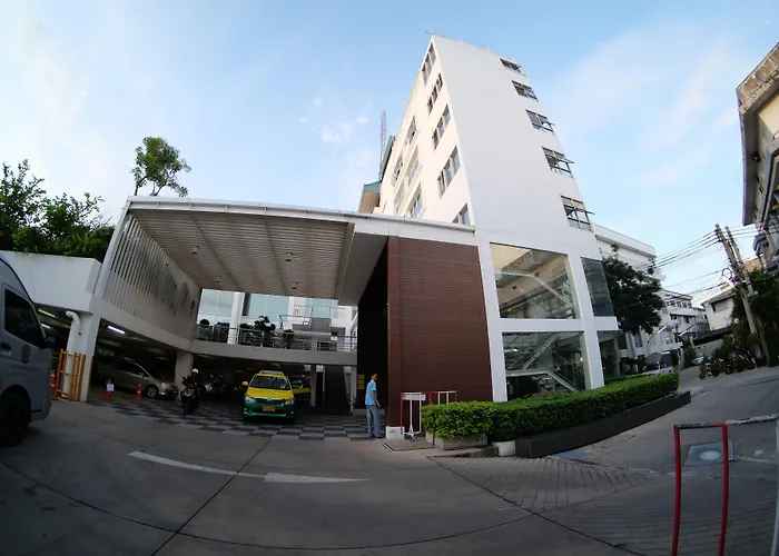โรงแรมตรัง กรุงเทพฯ - SHA Plus กรุงเทพมหานคร