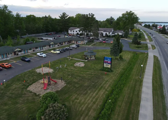 Crows Nest Inn Tawas Tawas City