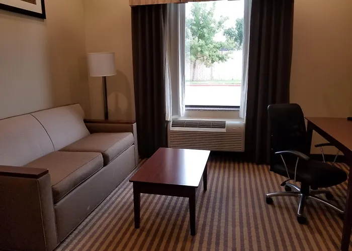 Baymont By Wyndham Victoria Hotel