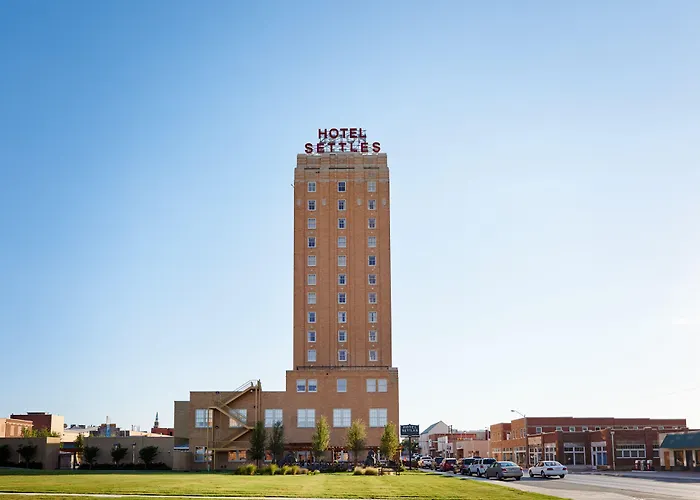 Hotel Settles Big Spring
