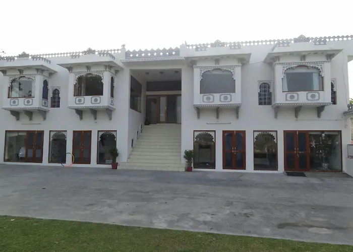 Devendragarh - A Boutique Lake Facing Guest House On Lake Fateh Sagar Udaipur