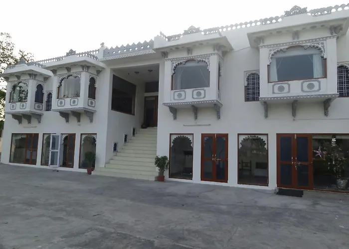 Devendragarh - A Boutique Lake Facing Guest House On Lake Fateh Sagar Udaipur