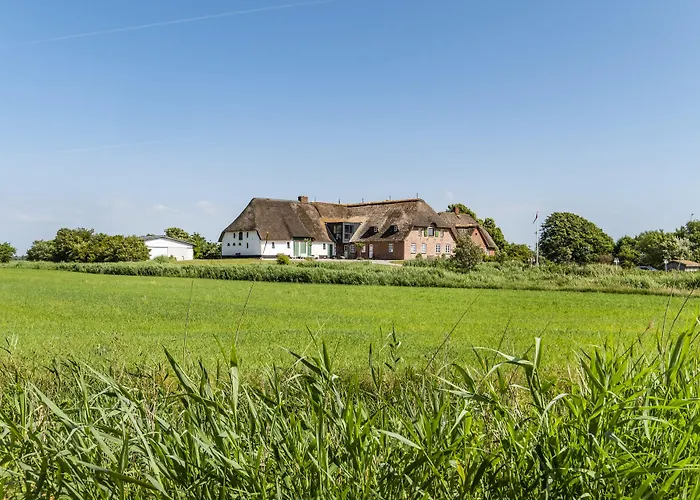 Hotel Pharisäerhof - DAS Hundehotel auf Nordstrand mit Restaurant und Café