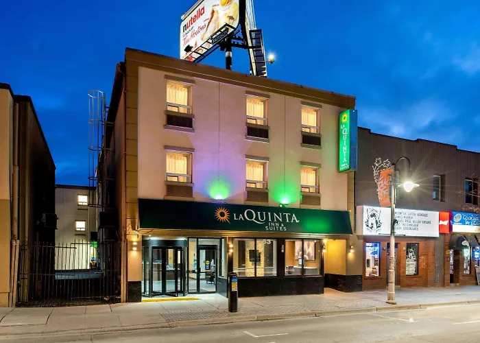La Quinta By Wyndham Oshawa Hotel