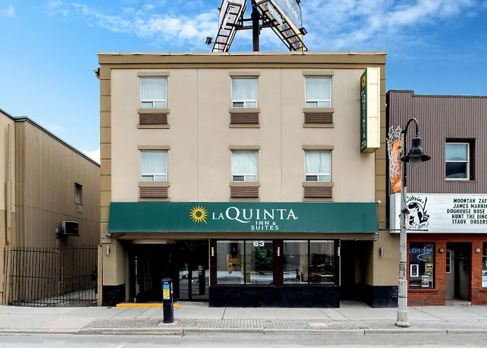 La Quinta By Wyndham Oshawa Hotel
