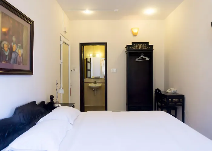 Hue Nino Hotel