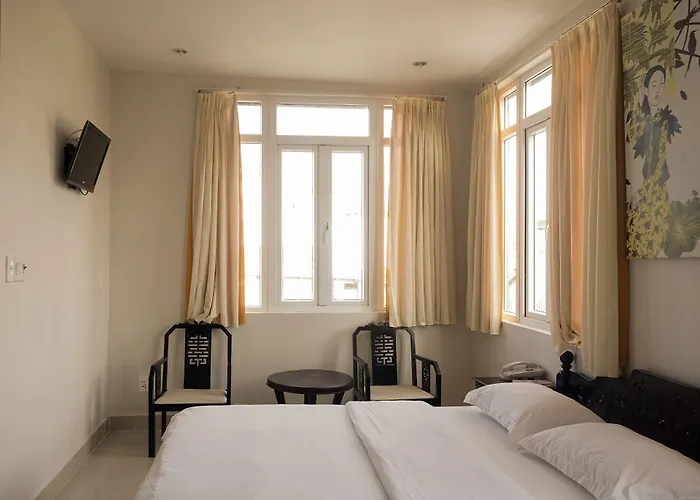 Hue Nino Hotel