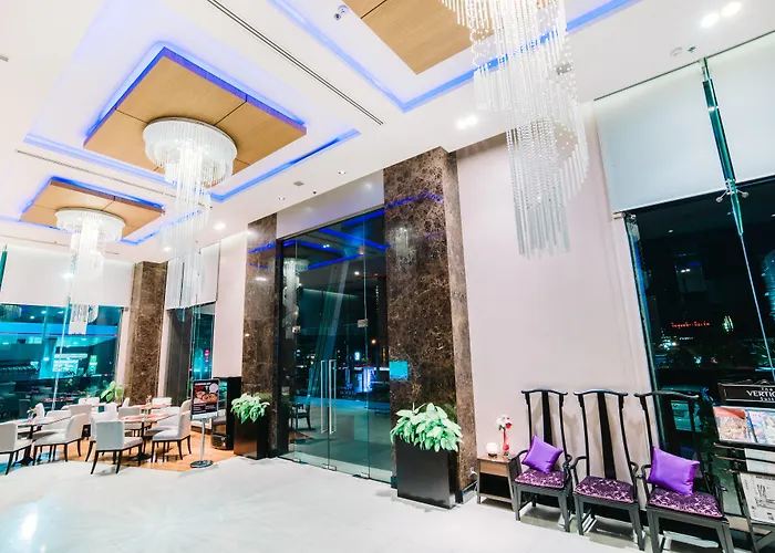 Lumen Bangkok Srinakarin Hotel