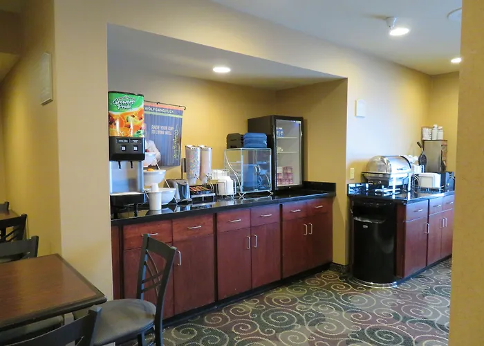 Cobblestone Inn & Suites - Rugby