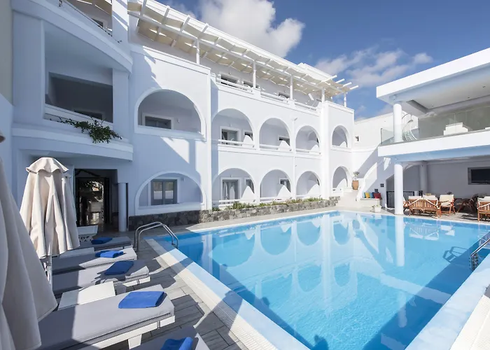 Blue Waves Suites & Apartments Kamári