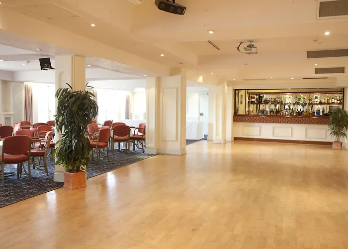 Tlh Toorak Hotel - Tlh Leisure, Entertainment And Spa Resort Torquay