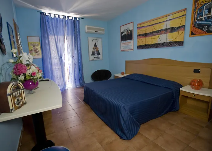 Hotel Cineholiday Naples