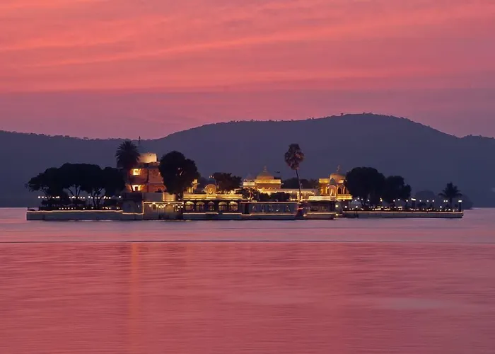 Jagmandir Island Palace - Grand Heritage Udaipur