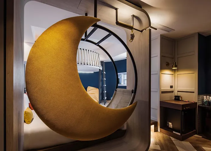 Olah Poshtel - Taichung Station Hotel