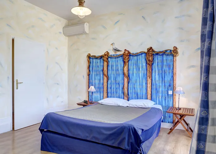 Hotel De La Tour A Libourne