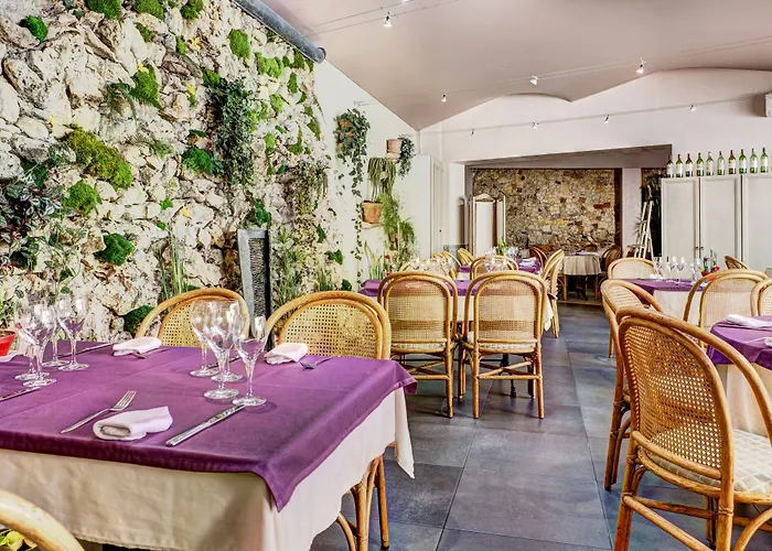Hotel De La Tour A Libourne