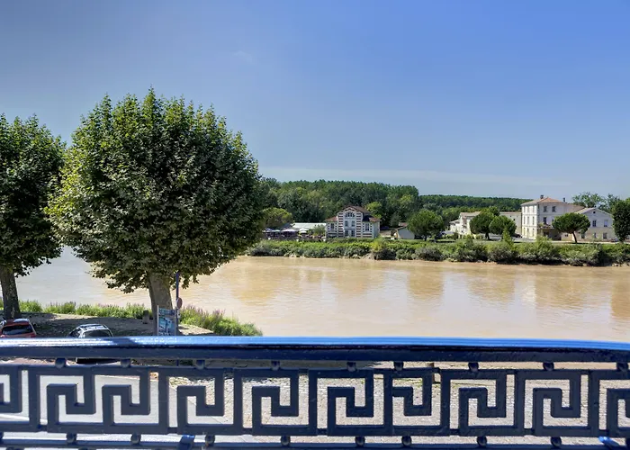 Hotel De La Tour A Libourne