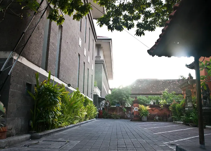 Hotel Puri Ayu Denpasar 