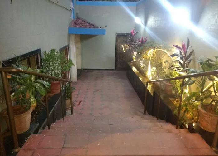 Pals Hotel Bombay