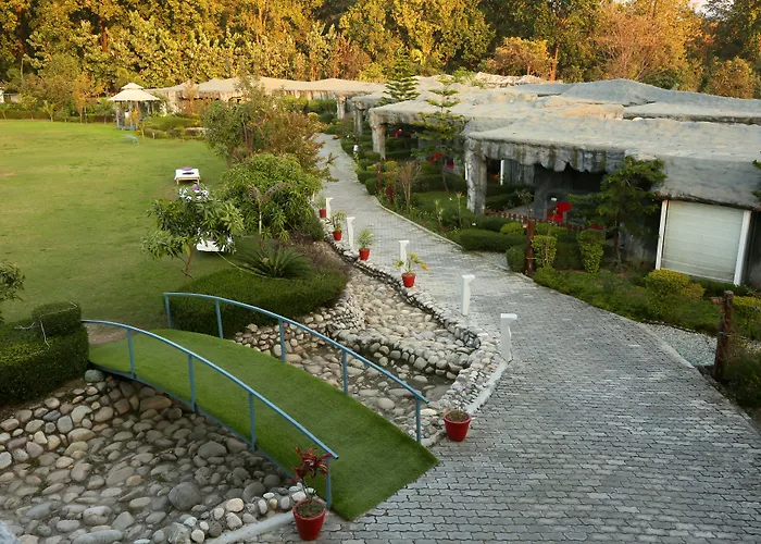 Brys Caves Resort Marchula