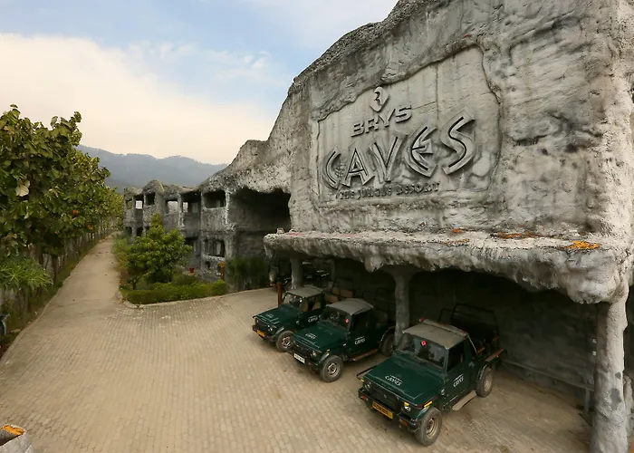 Brys Caves Resort Marchula