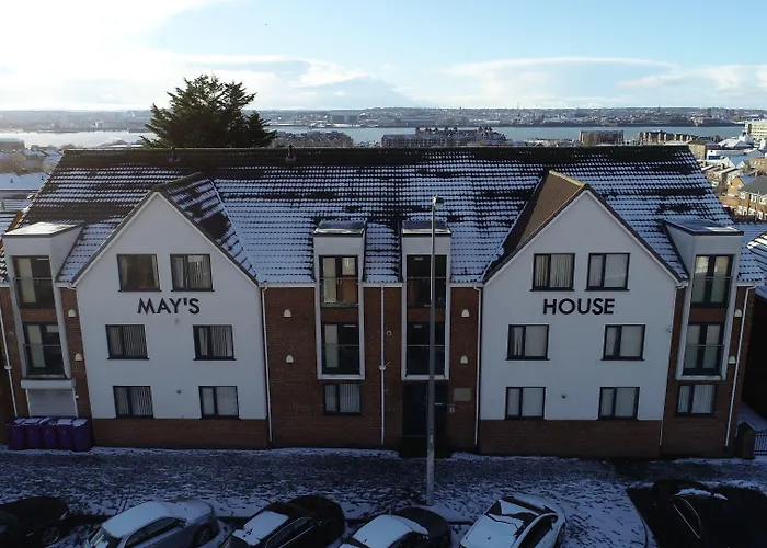 Mays Apartments: City Centre Convenience with Free Parking Liverpool