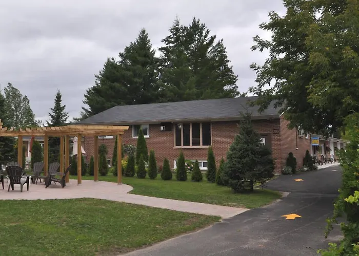 Oasis By The Bay Vacation Suites Wasaga Beach