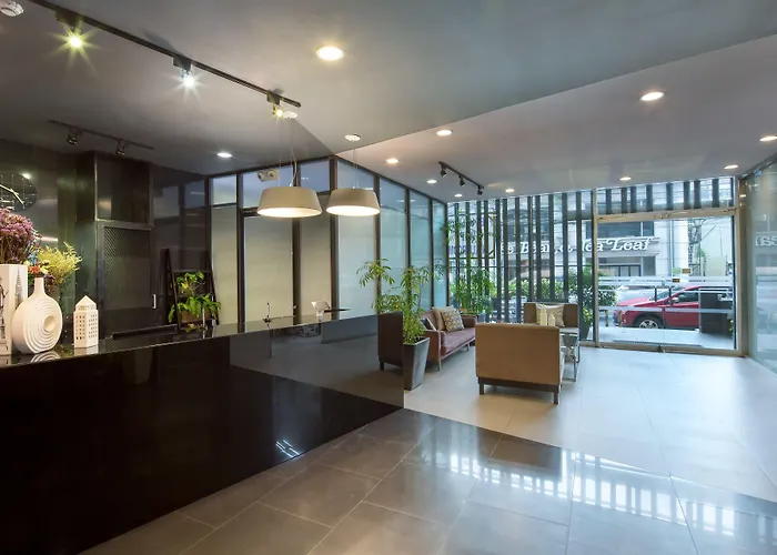 V Hotel Manille