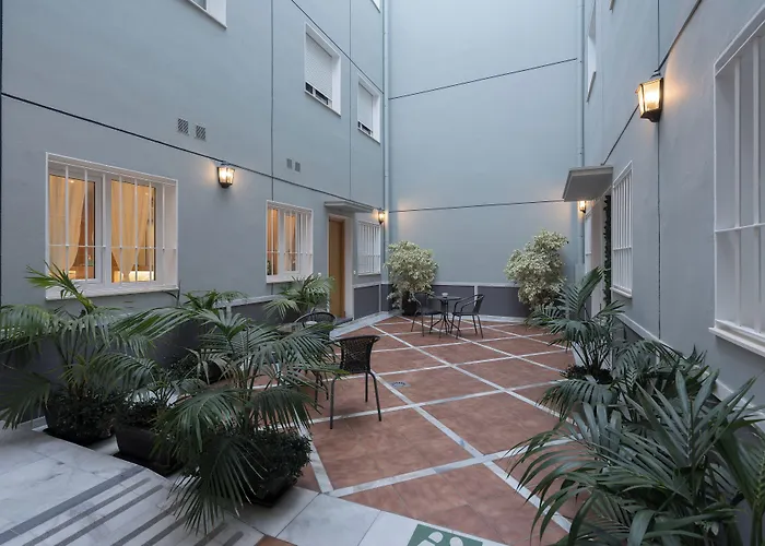 Plaza De La Luz Cadiz Aparthotel