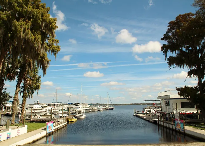 Crystal Cove Riverfront Resort Palatka