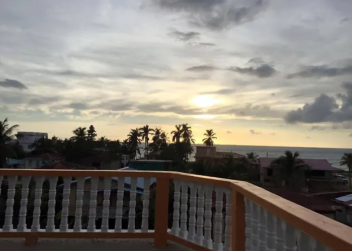 Chaleanor Hotel Dangriga