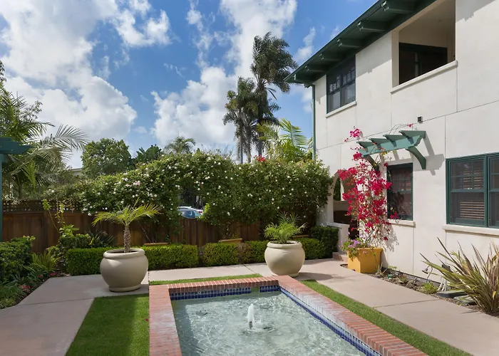 1906 Lodge Coronado
