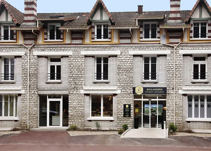 Logis Hotel La Ruche Rolleboise