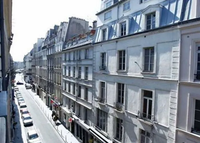Hôtel du Pont Neuf Paris