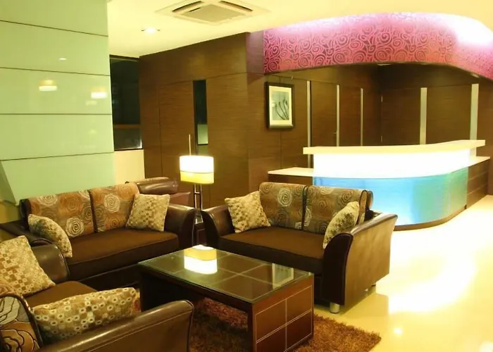 Collection O 30016 Citiotel Shivajinagar Pune