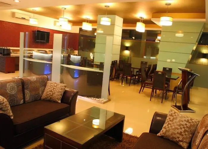Collection O 30016 Citiotel Shivajinagar Pune