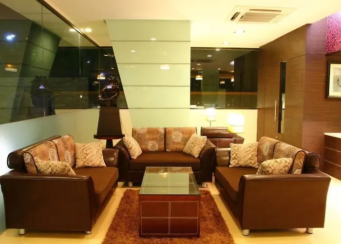 Collection O 30016 Citiotel Shivajinagar Pune