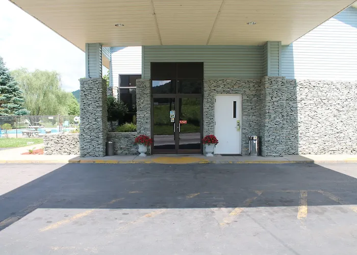 Americourt Hotel - Mountain City