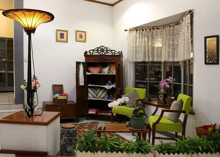 Rumah Asri Bed And Breakfast Bandung