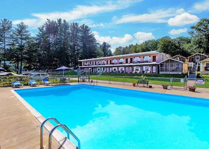 Half Moon Motel & Cottages Weirs Beach