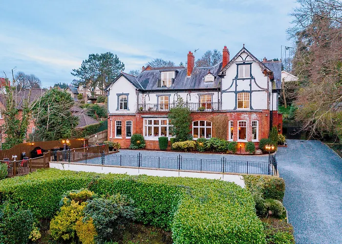 Oyo Rayanne House Guest Accommodation Holywood 